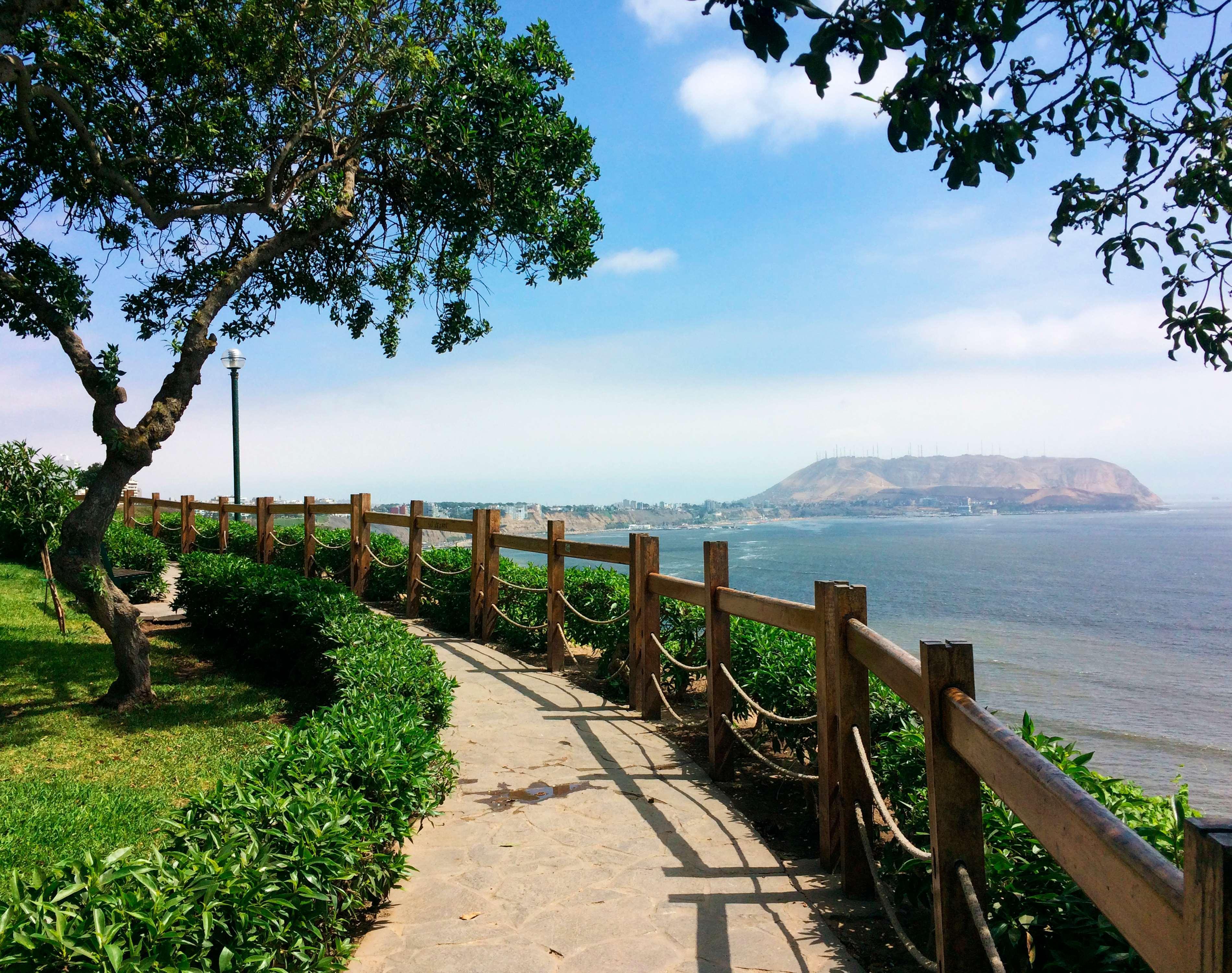 Doubletree By Hilton Lima Miraflores El Pardo Екстериор снимка