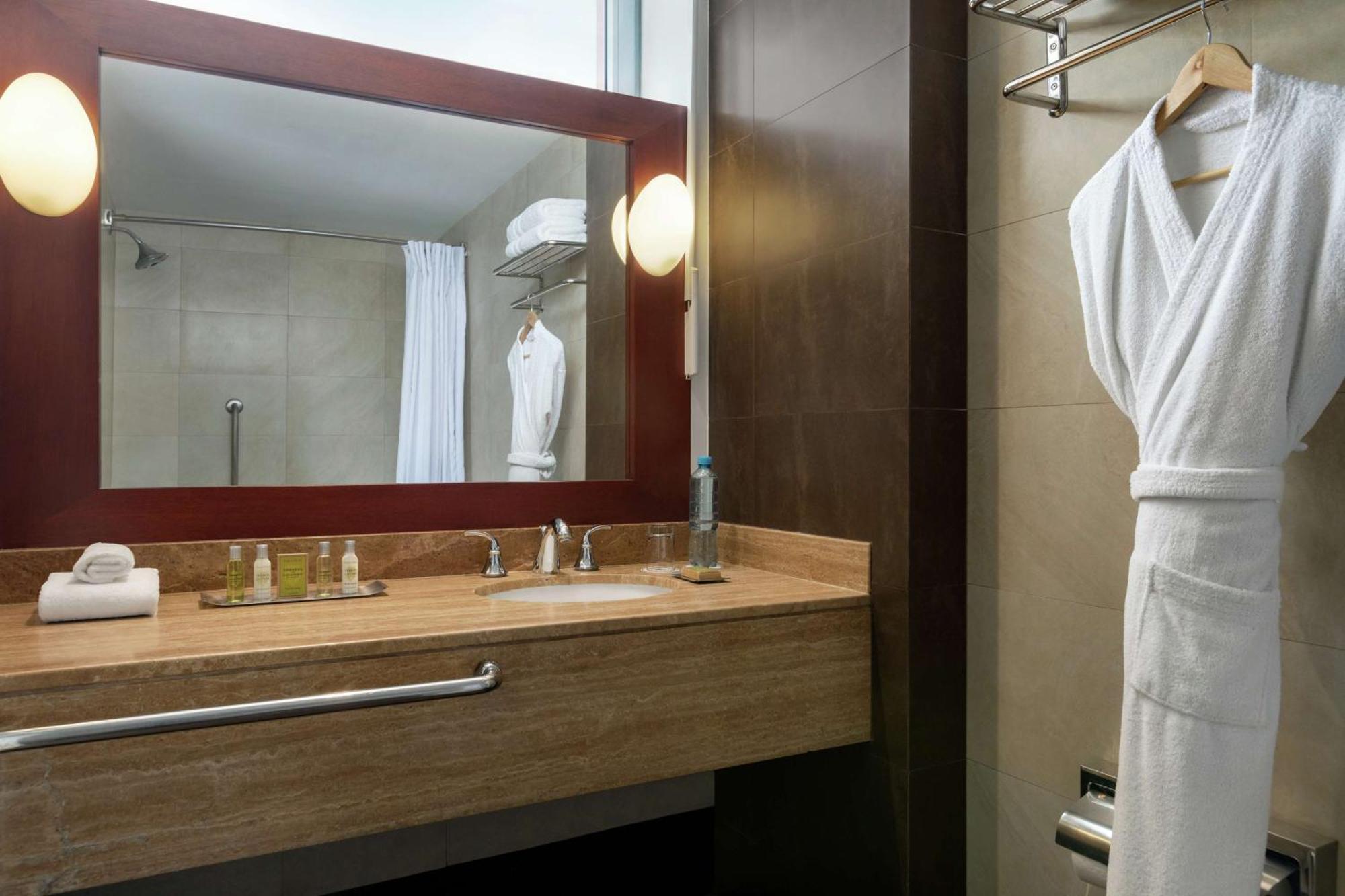 Doubletree By Hilton Lima Miraflores El Pardo Екстериор снимка